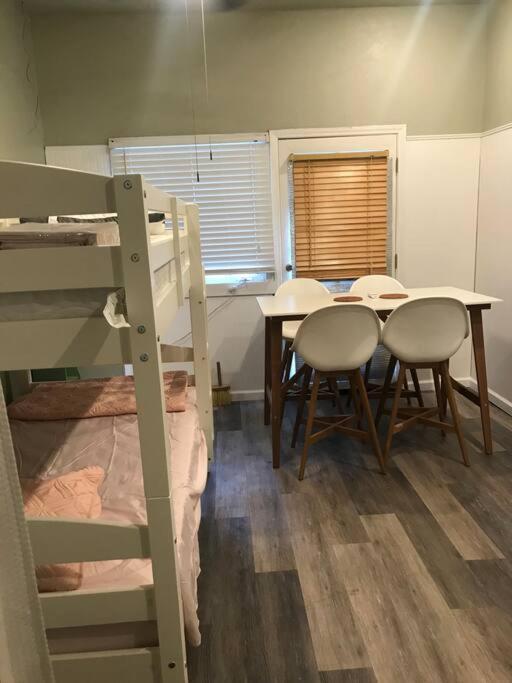 Cozy, Cheerful & Charming - Historic *
